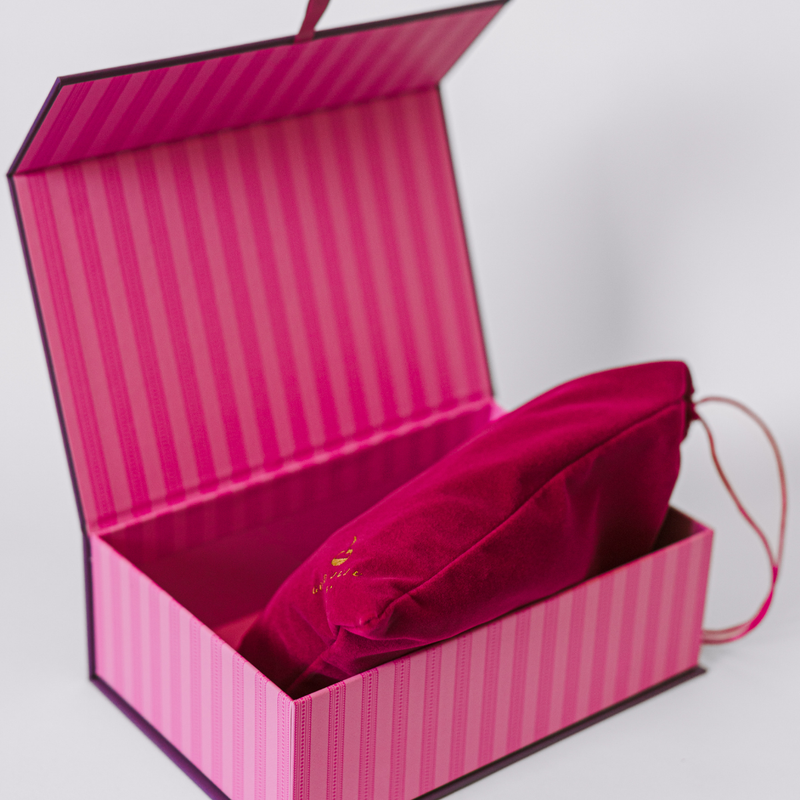 Madame Oddstrich 500-Piece Puzzle