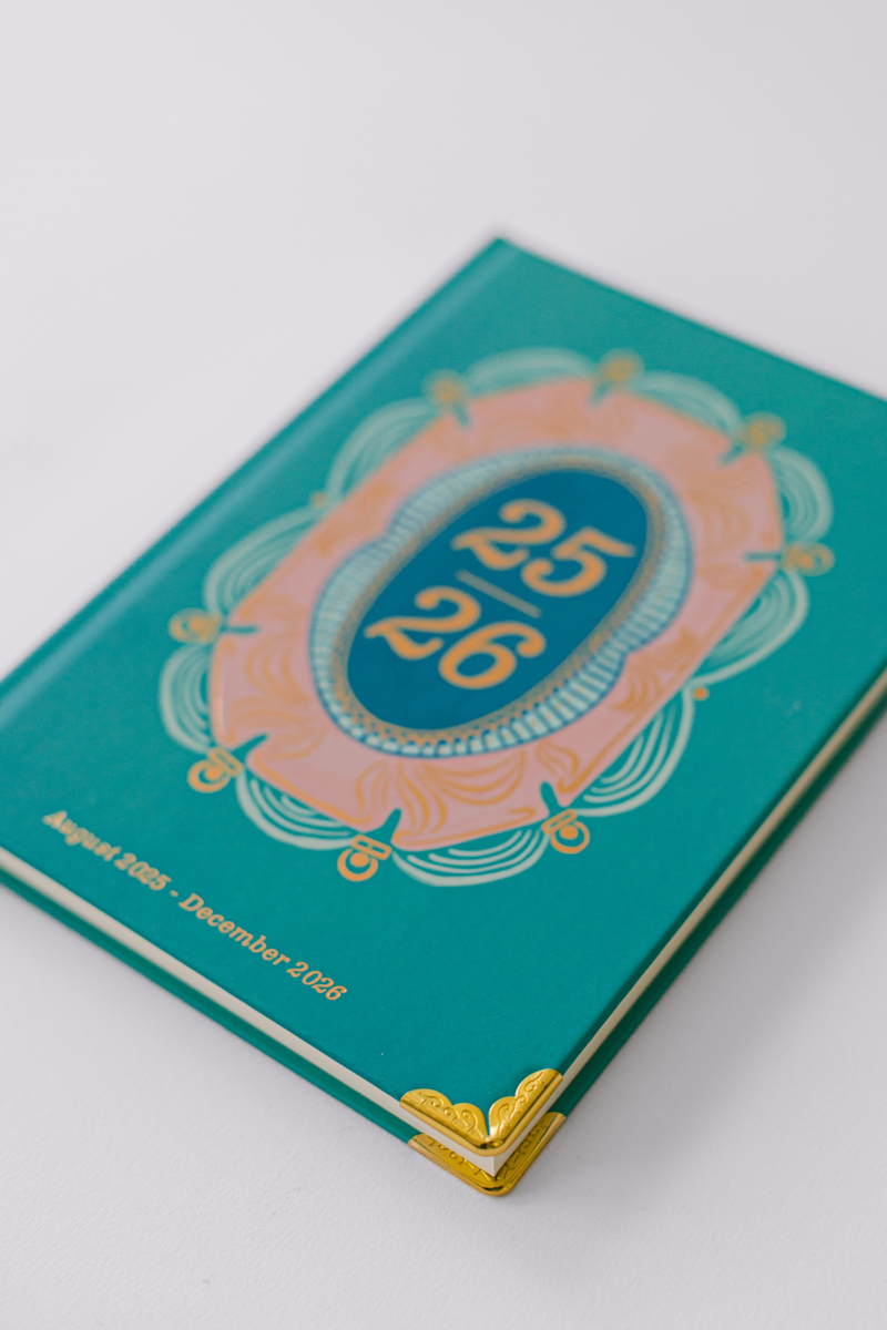 2026 Painted Frame 17-Month Weekly Medium Bound Planner – Good 2026 Painted Frame 17-Month Weekly Medium Bound Planner – Good