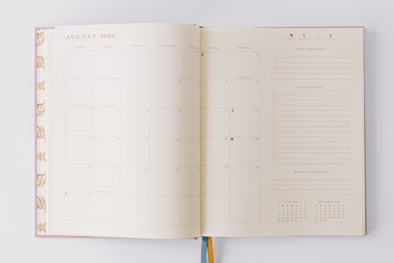 2026 Floral Shield 17-Month Weekly Large Bound Planner